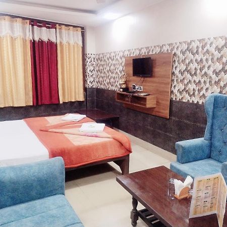Hotel Vishal Palace Unnāo Екстериор снимка