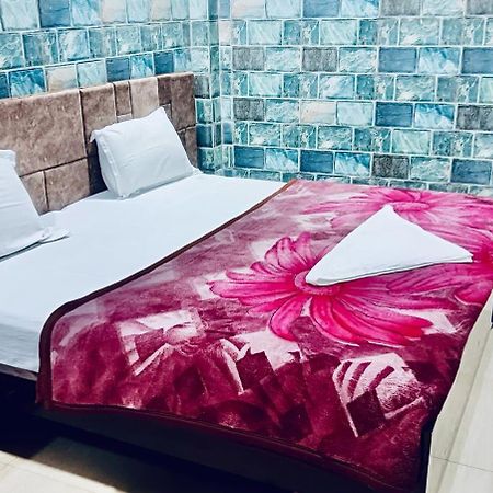 Hotel Vishal Palace Unnāo Екстериор снимка