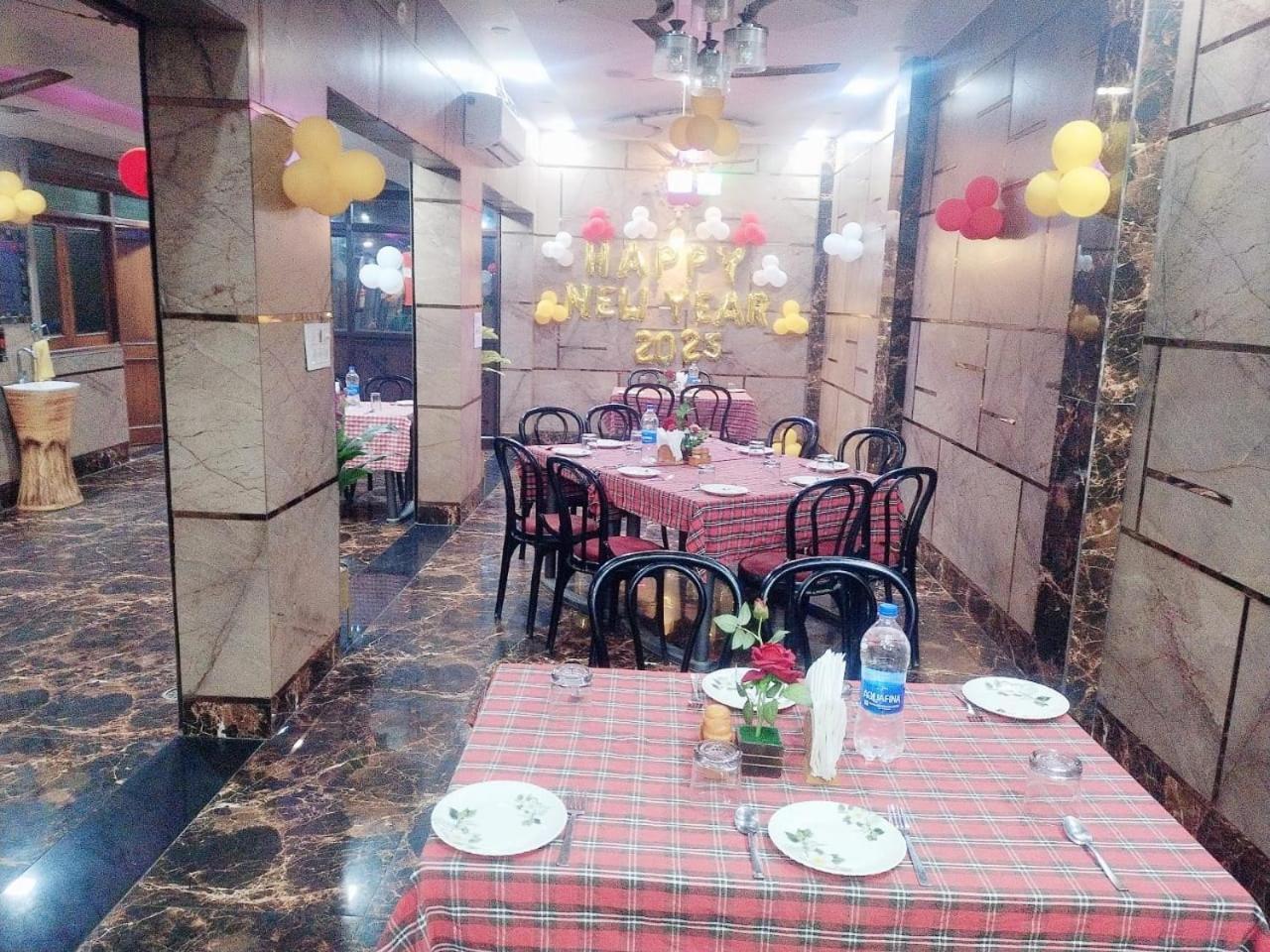 Hotel Vishal Palace Unnāo Екстериор снимка
