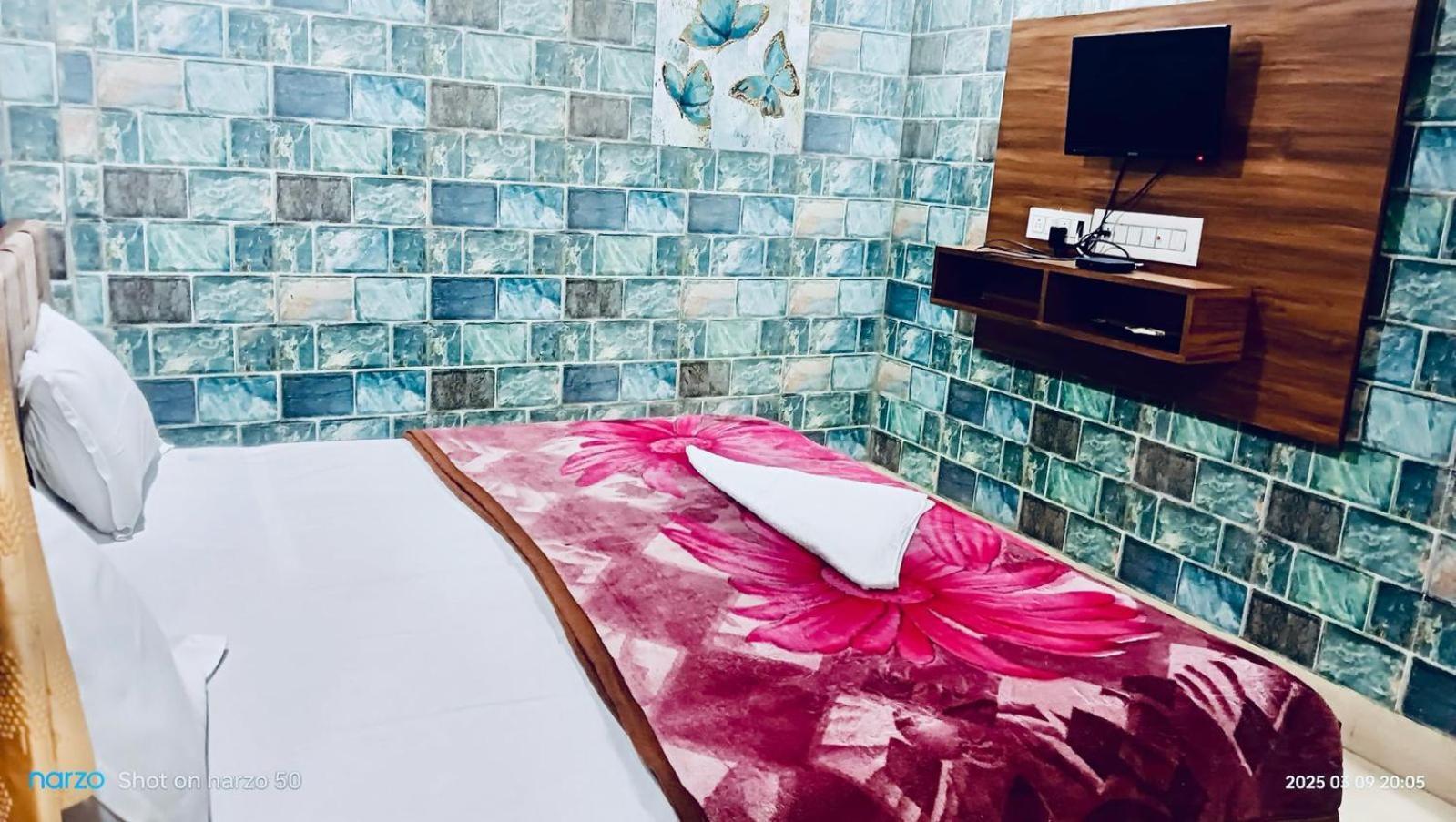 Hotel Vishal Palace Unnāo Екстериор снимка